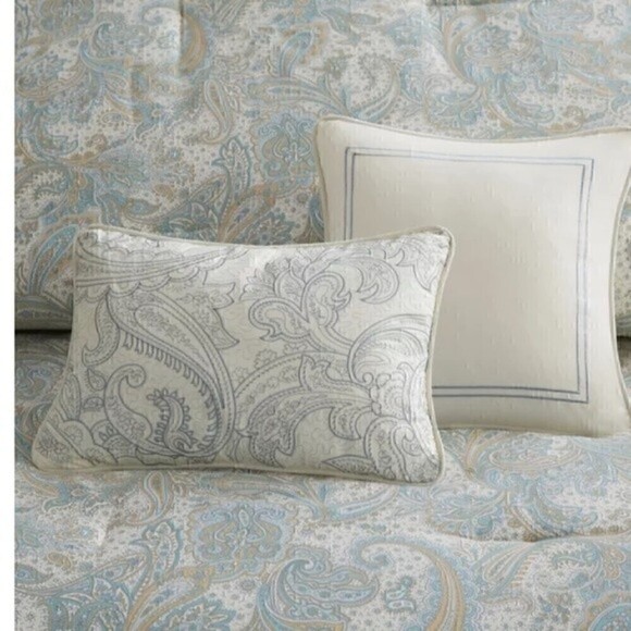 New  (2 set)Harbor Chelsea blue and white Oblong Decorative Pillow Size 12x18 - Picture 2 of 4